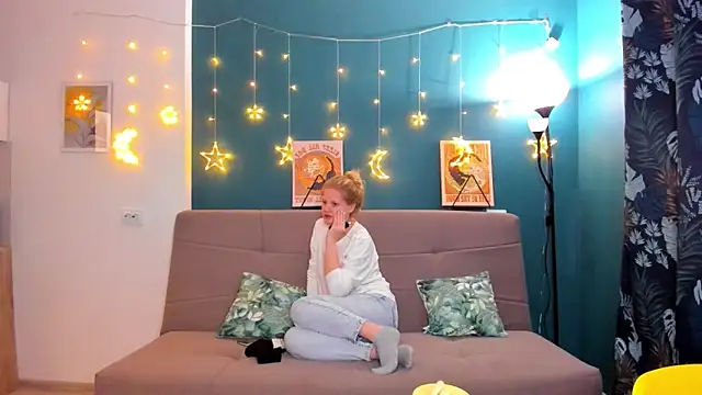 Xloe Queen online show from February 2025 02:33:01 PM