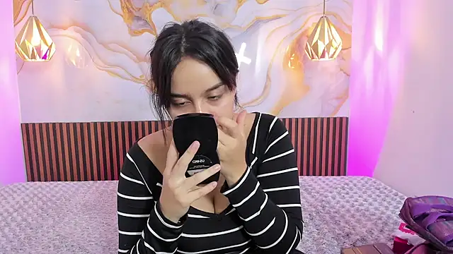 Snapshot of MelissaGilll chatting on September 2025 08:20:02 PM MelissaGilll online show from September 2025 08:20:02 PM