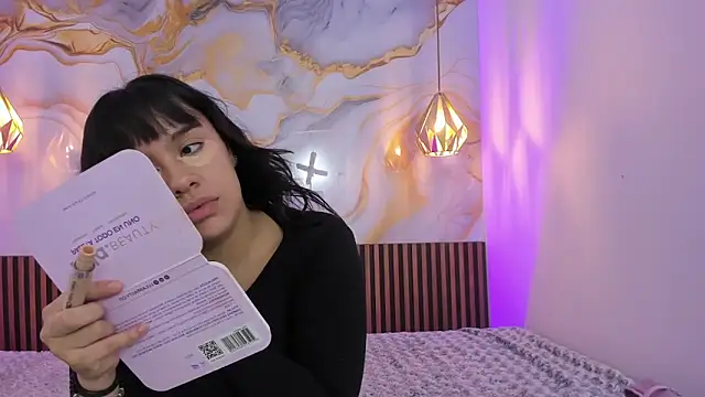 Snapshot of MelissaGilll chatting on October 2025 07:55:01 PM MelissaGilll online show from October 2025 07:55:01 PM