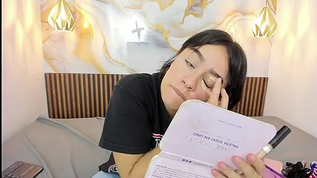 Snapshot of MelissaGilll chatting on October 2025 06:56:01 PM MelissaGilll online show from October 2025 06:56:01 PM