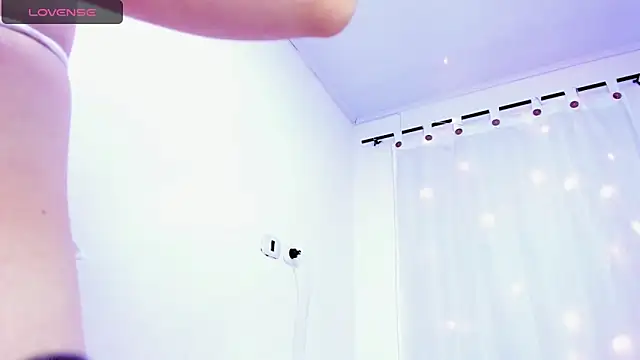 Snapshot of Aria_uwu chatting on February 2025 06:04:01 AM Aria uwu online show from February 2025 06:04:01 AM