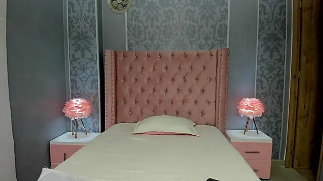 Snapshot of pola_adams_ chatting on February 2025 11:34:01 AM pola adams online show from February 2025 11:34:01 AM