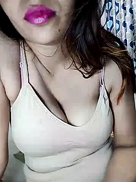 Snapshot of shalini_fire chatting on January 2025 10:17:02 AM shalini fire online show from January 2025 10:17:02 AM