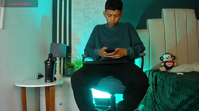 Jeffry wolvess online show from March 2025 12:12:01 PM