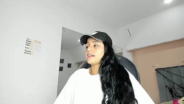 Giselle Roldan online show from October 2025 03:40:01 AM