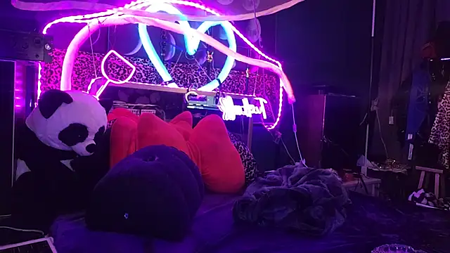 anonymouszN online show from March 2025 09:48:02 PM