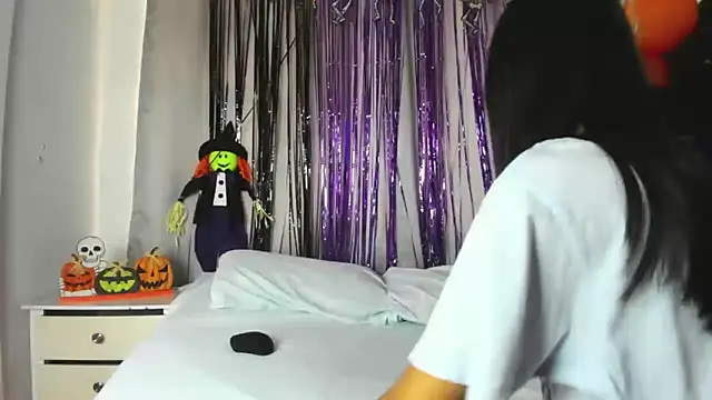 Snapshot of _lexx1e chatting on October 2025 01:46:02 PM lexx1e online show from October 2025 01:46:02 PM