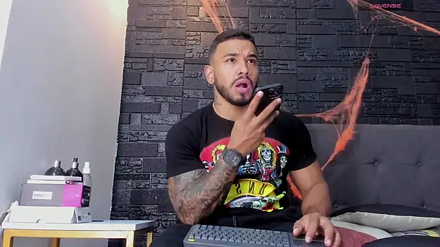 bruno miller  online show from October 2025 08:15:02 PM