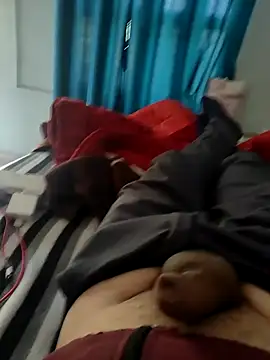 Snapshot of shale26 chatting on December 2024 06:23:02 AM shale26 online show from December 2024 06:23:02 AM