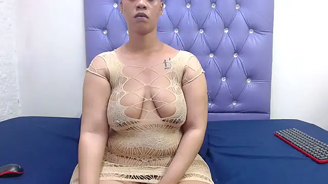 Snapshot of LolaTwerksXX chatting on January 2026 09:22:01 AM LolaTwerksXX online show from January 2026 09:22:01 AM