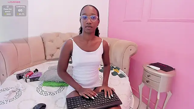 Snapshot of briannaduque chatting on January 2025 12:30:02 PM briannaduque online show from January 2025 12:30:02 PM