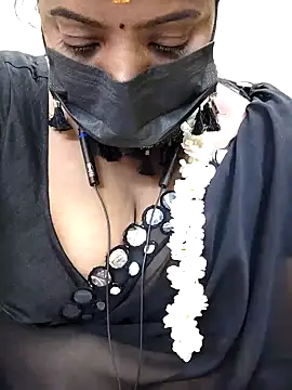 Snapshot of sheela28 chatting on December 2024 06:04:02 PM sheela28 online show from December 2024 06:04:02 PM