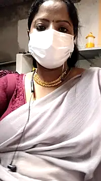 Snapshot of sheela28 chatting on December 2024 05:18:02 PM sheela28 online show from December 2024 05:18:02 PM