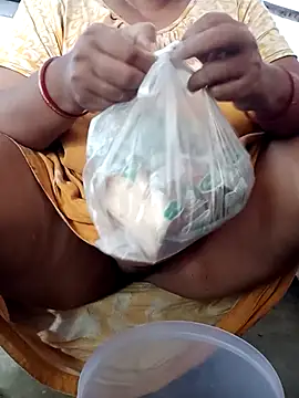 Snapshot of Hotty-rumi chatting on November 2025 01:49:02 AM Hotty-rumi online show from November 2025 01:49:02 AM