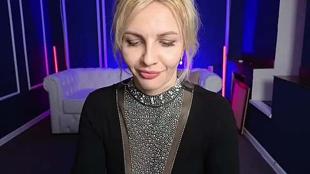 Snapshot of Barbara_Blonde chatting on January 2025 05:28:01 PM Barbara Blonde online show from January 2025 05:28:01 PM