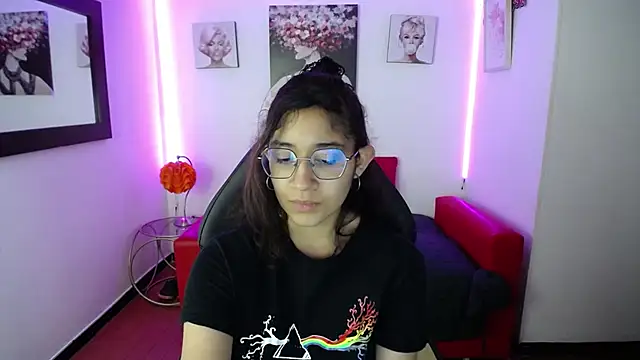 Lili Gomez  online show from January 2025 12:49:01 PM