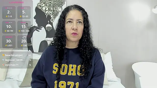 Adelesmithh online show from February 2025 02:43:01 PM