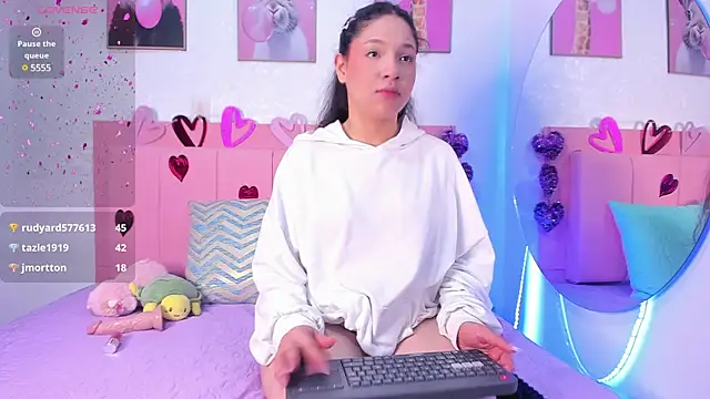 Snapshot of amandalee01 chatting on February 2025 08:24:01 PM amandalee01 online show from February 2025 08:24:01 PM