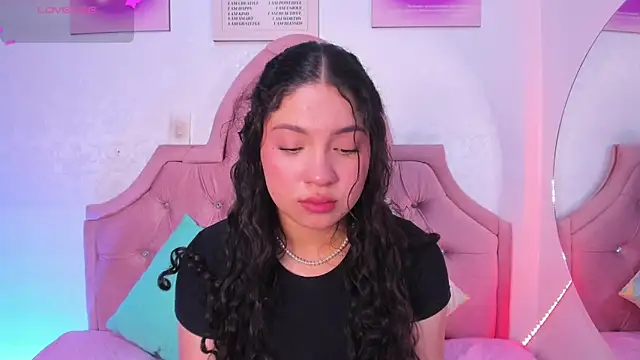 Snapshot of amandalee01 chatting on September 2025 07:13:01 PM amandalee01 online show from September 2025 07:13:01 PM