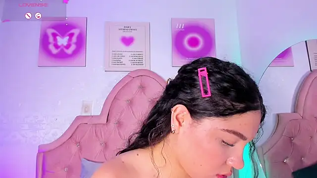 Snapshot of amandalee01 chatting on November 2025 08:19:02 PM amandalee01 online show from November 2025 08:19:02 PM