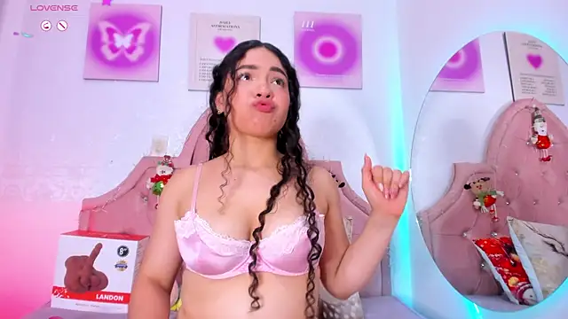 Snapshot of amandalee01 chatting on November 2025 07:49:02 PM amandalee01 online show from November 2025 07:49:02 PM