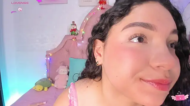 Snapshot of amandalee01 chatting on December 2025 07:40:02 PM amandalee01 online show from December 2025 07:40:02 PM