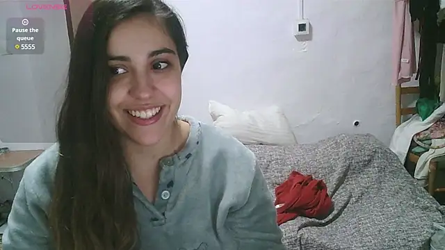 Snapshot of Ursumi1 chatting on January 2025 07:28:02 PM Ursumi1 online show from January 2025 07:28:02 PM