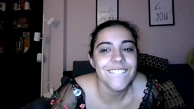 Snapshot of Ursumi1 chatting on November 2025 09:14:01 PM Ursumi1 online show from November 2025 09:14:01 PM