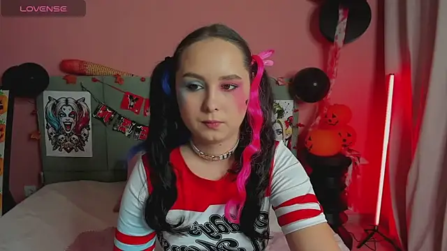 Snapshot of BeatriceReeves chatting on November 2025 01:19:02 AM BeatriceReeves online show from November 2025 01:19:02 AM