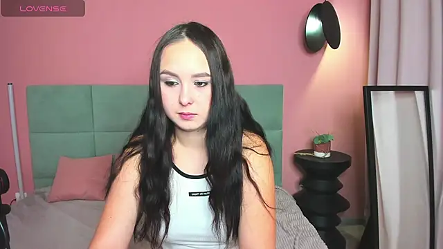 Snapshot of BeatriceReeves chatting on November 2025 01:04:02 AM BeatriceReeves online show from November 2025 01:04:02 AM