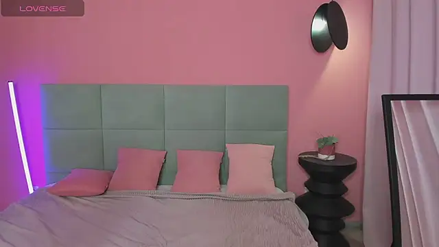 Snapshot of BeatriceReeves chatting on November 2025 01:03:02 AM BeatriceReeves online show from November 2025 01:03:02 AM