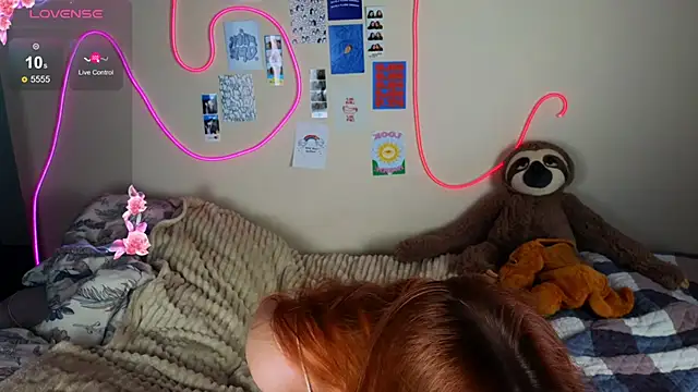 Penny Staaar online show from February 2025 06:38:01 PM