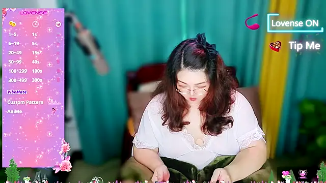 Weiwei5200 online show from October 2025 11:56:02 AM