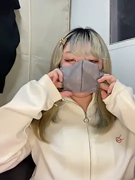 Snapshot of YUNA-yuna chatting on January 2025 03:35:02 PM YUNA-yuna online show from January 2025 03:35:02 PM