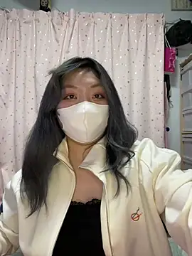 Snapshot of YUNA-yuna chatting on February 2025 04:00:02 PM YUNA-yuna online show from February 2025 04:00:02 PM