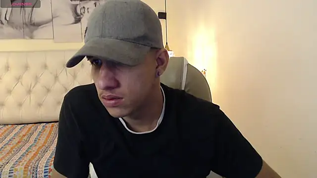 Jheidertwink online show from December 2024 03:18:02 AM