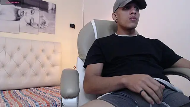 Jheidertwink online show from December 2024 06:23:01 AM