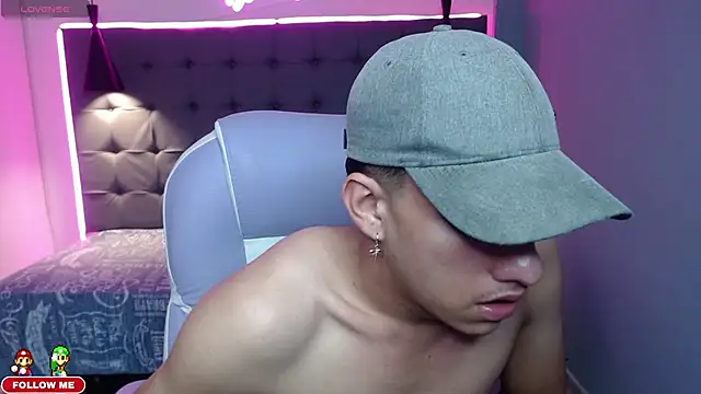 Jheidertwink online show from December 2024 09:44:02 AM