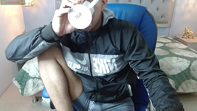 Jheidertwink online show from December 2024 09:39:02 AM