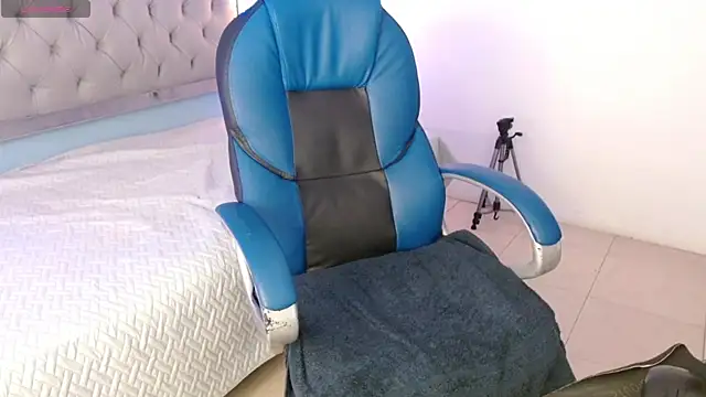 Jheidertwink online show from January 2025 04:05:01 PM