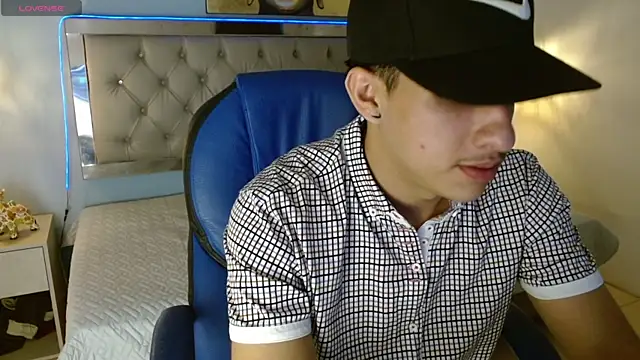 Jheidertwink online show from February 2025 03:32:02 AM