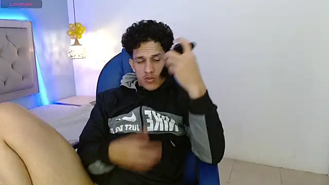 Jheidertwink online show from February 2025 06:45:01 AM