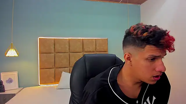 Jheidertwink online show from September 2025 12:32:02 PM