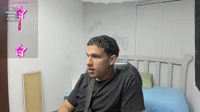 Jheidertwink online show from December 2025 03:11:01 AM