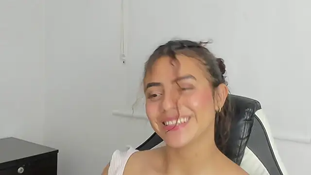 Snapshot of yaya23x chatting on January 2025 03:26:01 PM yaya23x online show from January 2025 03:26:01 PM