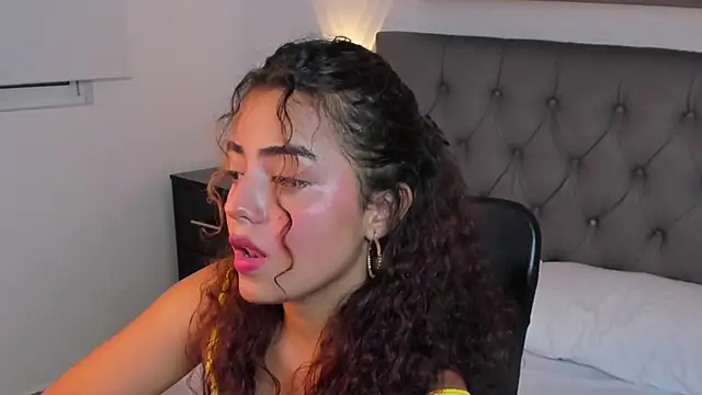 Snapshot of yaya23x chatting on February 2025 07:31:02 PM yaya23x online show from February 2025 07:31:02 PM