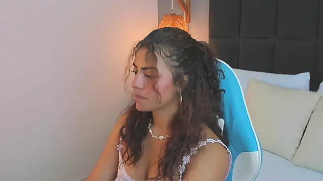 Snapshot of yaya23x chatting on February 2025 12:11:02 PM yaya23x online show from February 2025 12:11:02 PM