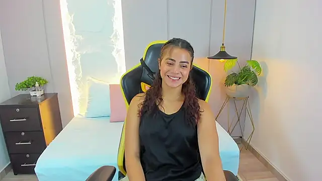 Snapshot of yaya23x chatting on March 2025 12:15:01 PM yaya23x online show from March 2025 12:15:01 PM
