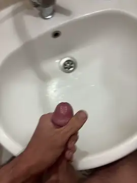 Snapshot of denizli18 chatting on November 2025 07:25:02 PM denizli18 online show from November 2025 07:25:02 PM