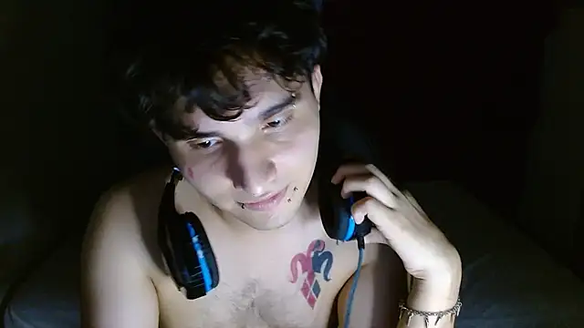 Snapshot of Charley_quin chatting on July 2026 11:32:02 PM Charley quin online show from July 2026 11:32:02 PM
